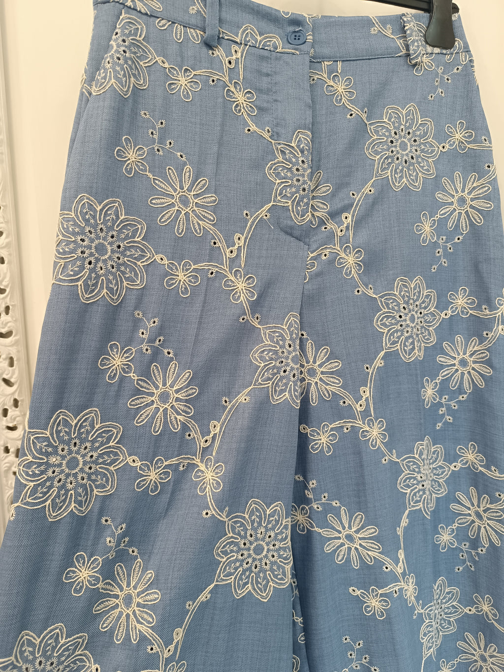 Pantalone ricamato